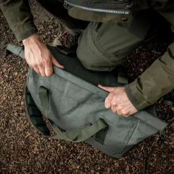 Trakker Downpour Roll-Up Fishing Carryall -Trakker Verkäufe trakker downpour roll up carryall 7