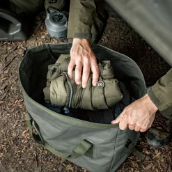 Trakker Downpour Roll-Up Fishing Carryall -Trakker Verkäufe trakker downpour roll up carryall 8